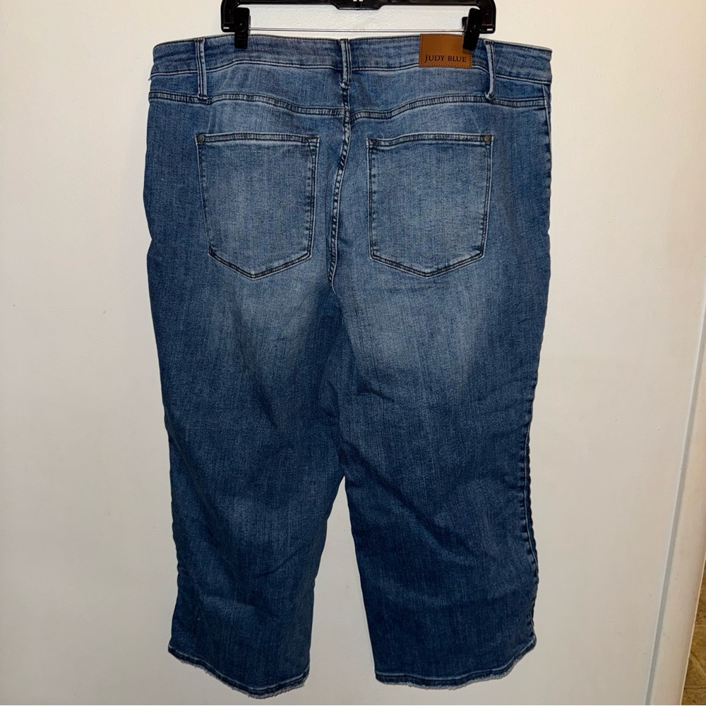 Judy Blue Light Wash Ankle Crop Jeans with Side Braid - Picture 10 of 13